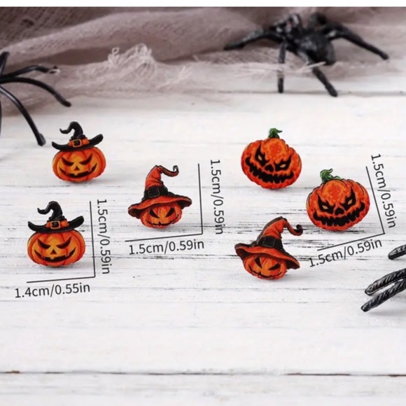 NWT! Set of 3 Pairs of Halloween Jack o’ Lantern Wood Pierced Post Earrings! - Picture 3 of 3